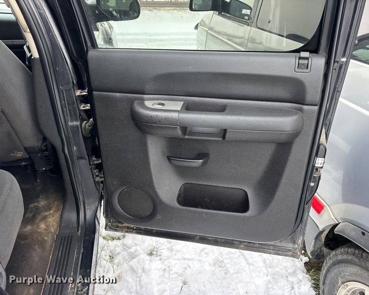 image for item EN0761 2008 Chevrolet Silverado 1500 Crew Cab pickup truck