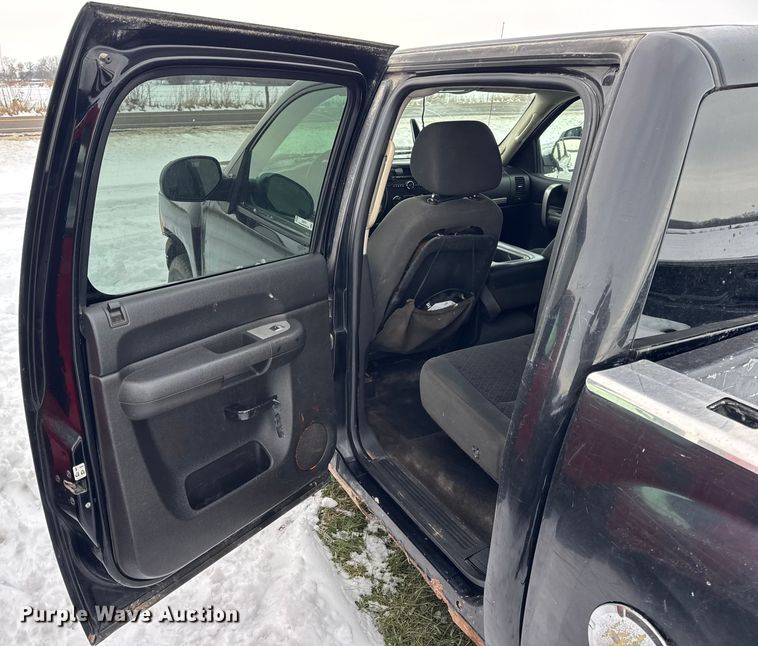 image for item EN0761 2008 Chevrolet Silverado 1500 Crew Cab pickup truck