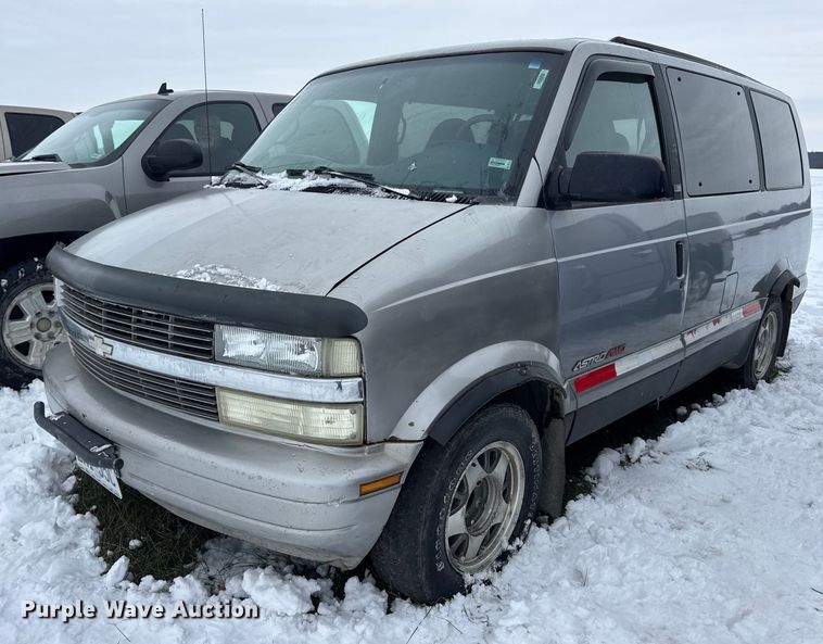 image for item EN0762 1997 Chevrolet Astro van