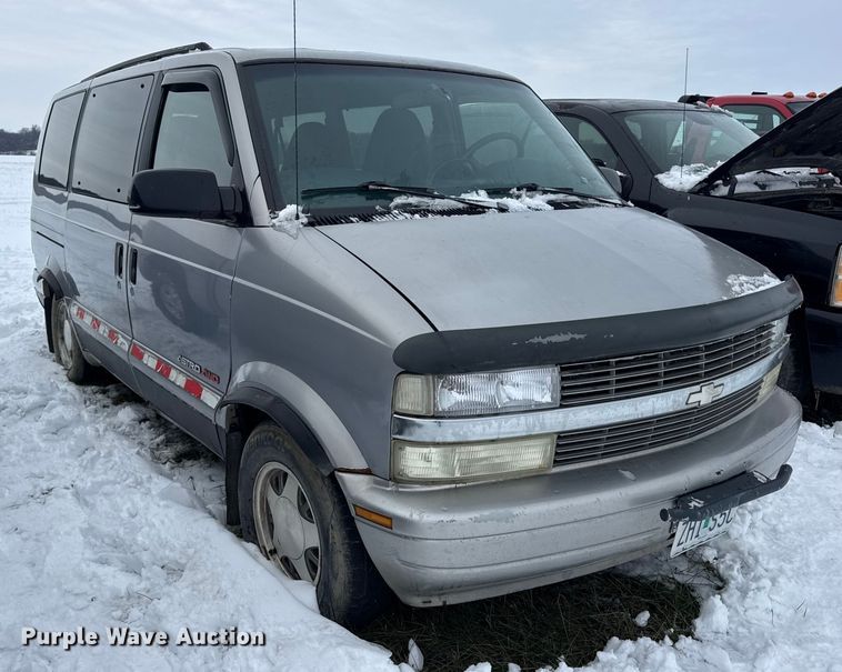 image for item EN0762 1997 Chevrolet Astro van
