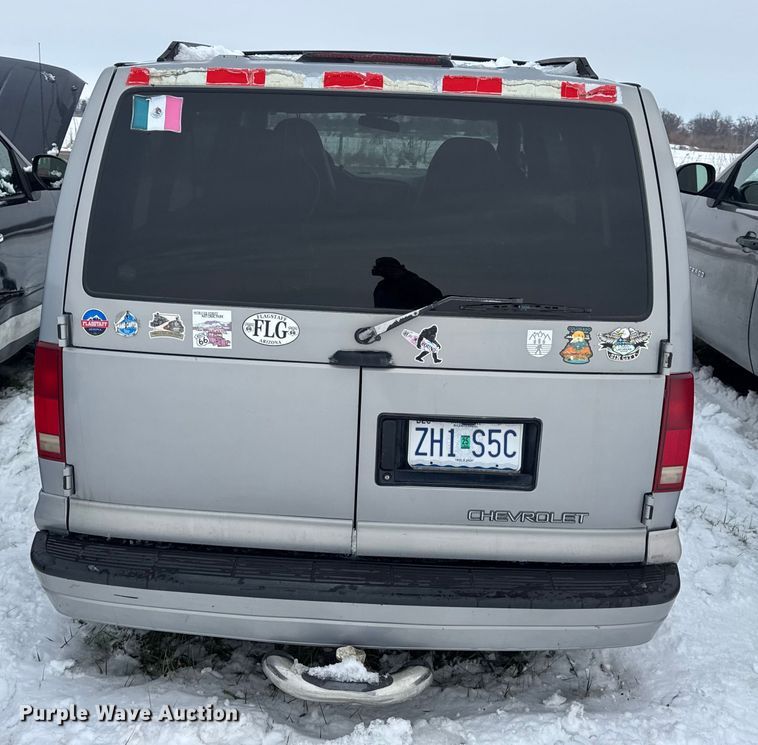 image for item EN0762 1997 Chevrolet Astro van