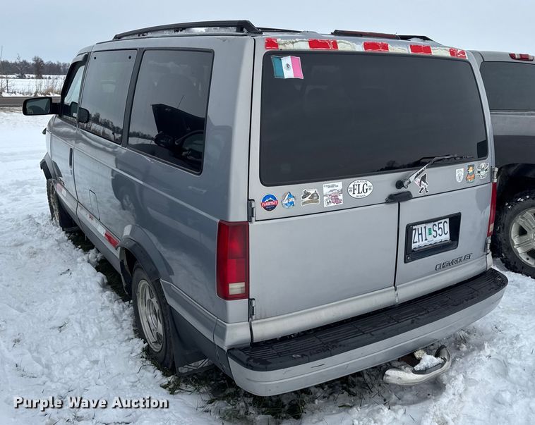 image for item EN0762 1997 Chevrolet Astro van