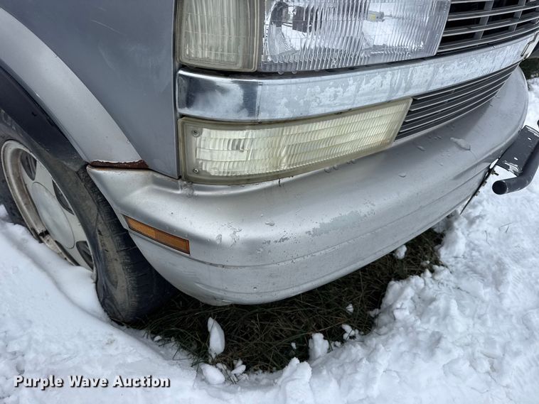 image for item EN0762 1997 Chevrolet Astro van