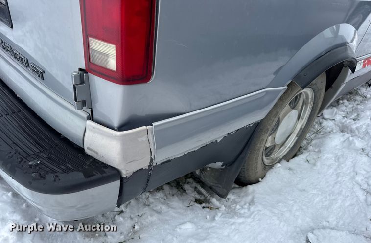 image for item EN0762 1997 Chevrolet Astro van