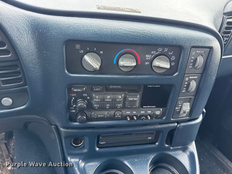 image for item EN0762 1997 Chevrolet Astro van