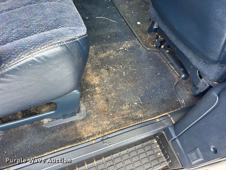 image for item EN0762 1997 Chevrolet Astro van