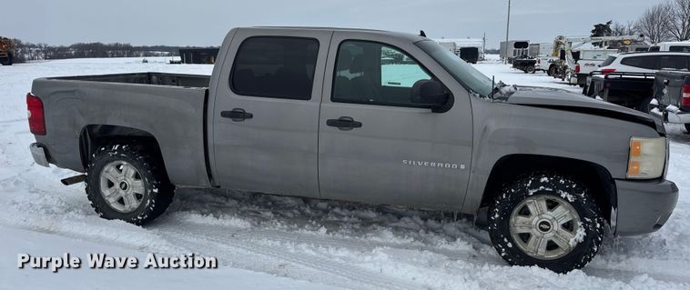 image for item EN0763 2008 Chevrolet Silverado 1500 Crew Cab pickup truck