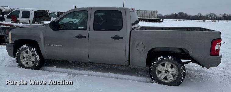 image for item EN0763 2008 Chevrolet Silverado 1500 Crew Cab pickup truck