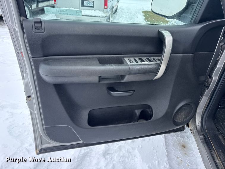 image for item EN0763 2008 Chevrolet Silverado 1500 Crew Cab pickup truck