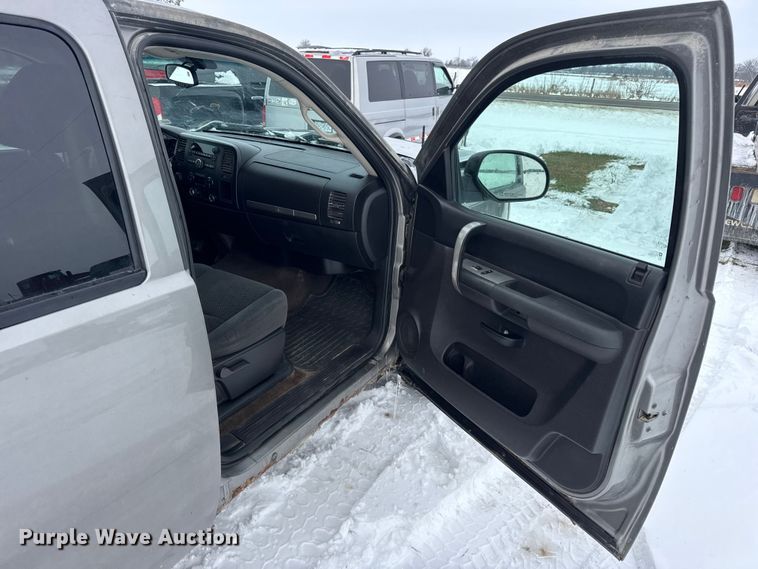 image for item EN0763 2008 Chevrolet Silverado 1500 Crew Cab pickup truck