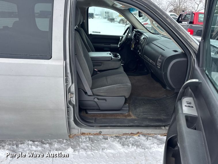 image for item EN0763 2008 Chevrolet Silverado 1500 Crew Cab pickup truck