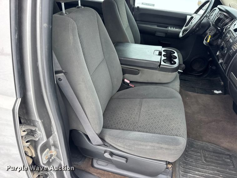 image for item EN0763 2008 Chevrolet Silverado 1500 Crew Cab pickup truck