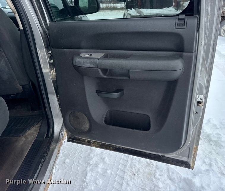 image for item EN0763 2008 Chevrolet Silverado 1500 Crew Cab pickup truck