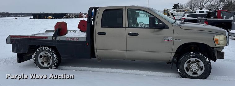 image for item EN0764 2009 Dodge Ram 2500 Quad Cab bale bed pickup truck