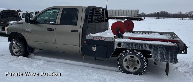 image for item EN0764 2009 Dodge Ram 2500 Quad Cab bale bed pickup truck