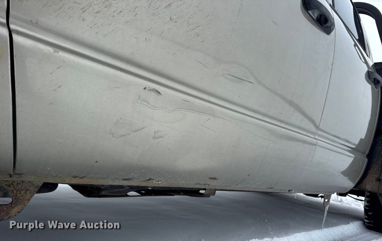 image for item EN0764 2009 Dodge Ram 2500 Quad Cab bale bed pickup truck