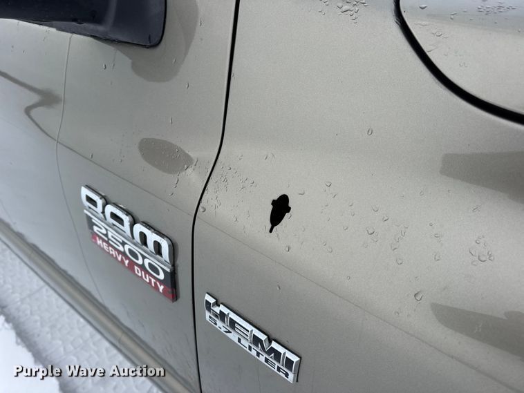 image for item EN0764 2009 Dodge Ram 2500 Quad Cab bale bed pickup truck