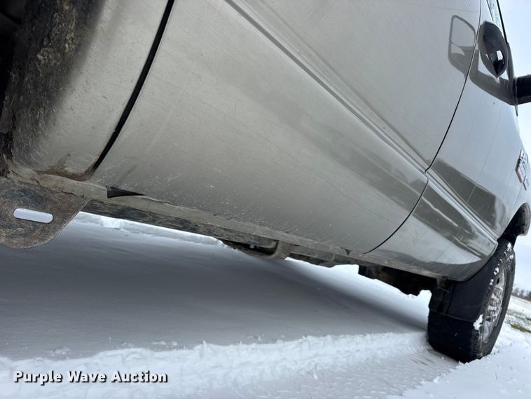 image for item EN0764 2009 Dodge Ram 2500 Quad Cab bale bed pickup truck