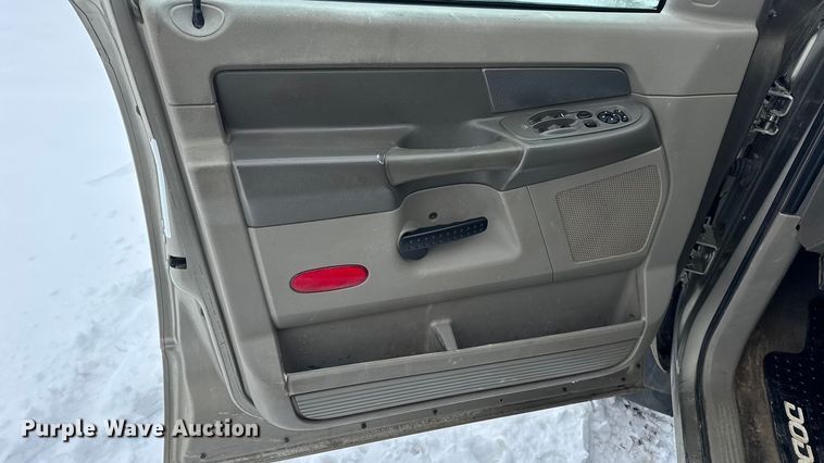 image for item EN0764 2009 Dodge Ram 2500 Quad Cab bale bed pickup truck