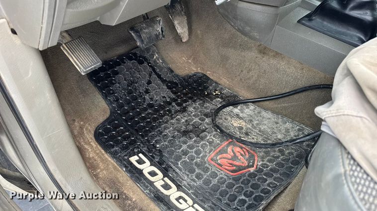 image for item EN0764 2009 Dodge Ram 2500 Quad Cab bale bed pickup truck