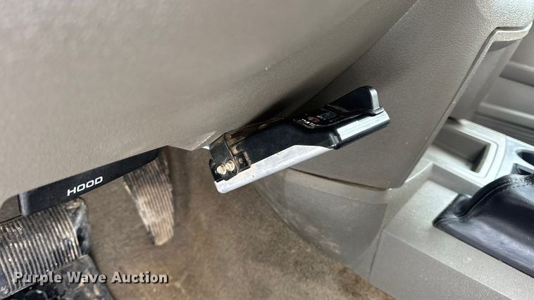 image for item EN0764 2009 Dodge Ram 2500 Quad Cab bale bed pickup truck