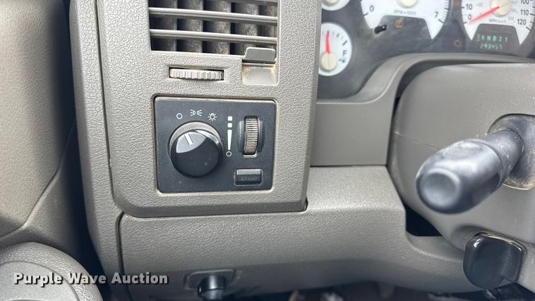 image for item EN0764 2009 Dodge Ram 2500 Quad Cab bale bed pickup truck