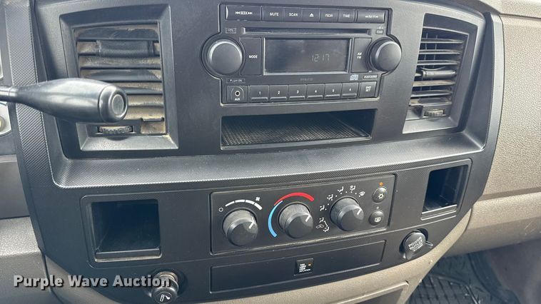 image for item EN0764 2009 Dodge Ram 2500 Quad Cab bale bed pickup truck