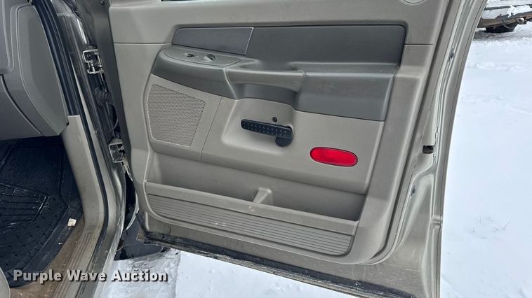 image for item EN0764 2009 Dodge Ram 2500 Quad Cab bale bed pickup truck