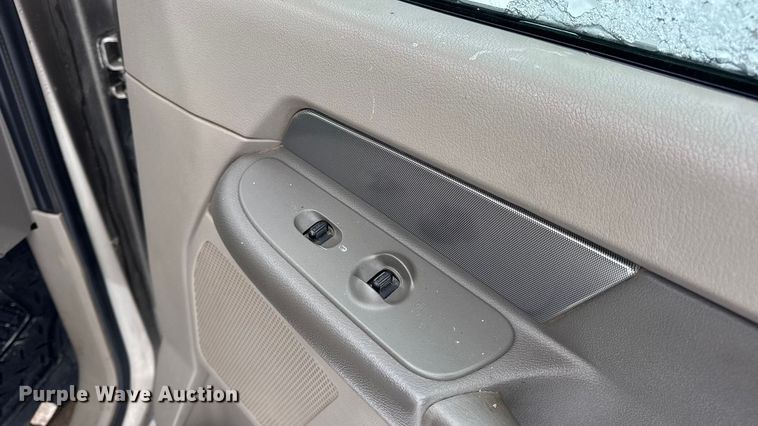 image for item EN0764 2009 Dodge Ram 2500 Quad Cab bale bed pickup truck