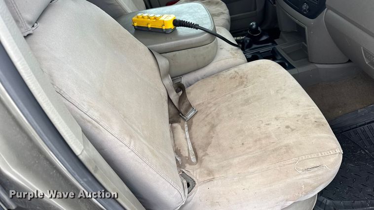 image for item EN0764 2009 Dodge Ram 2500 Quad Cab bale bed pickup truck