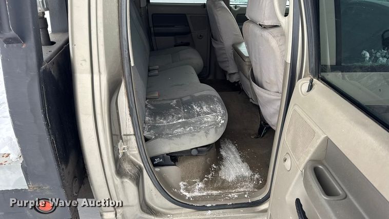 image for item EN0764 2009 Dodge Ram 2500 Quad Cab bale bed pickup truck