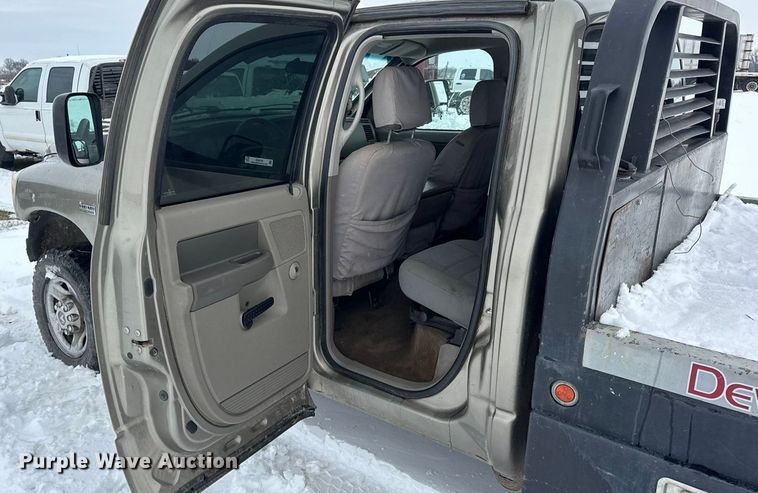 image for item EN0764 2009 Dodge Ram 2500 Quad Cab bale bed pickup truck