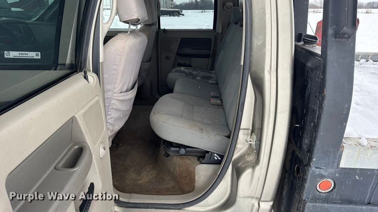 image for item EN0764 2009 Dodge Ram 2500 Quad Cab bale bed pickup truck