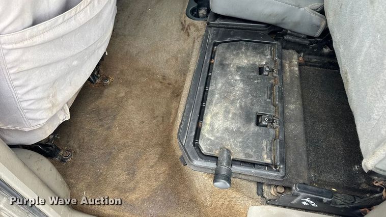 image for item EN0764 2009 Dodge Ram 2500 Quad Cab bale bed pickup truck