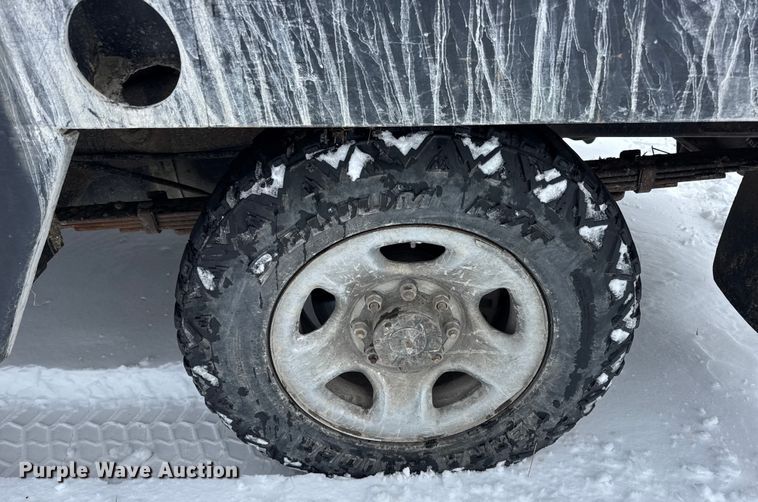 image for item EN0764 2009 Dodge Ram 2500 Quad Cab bale bed pickup truck