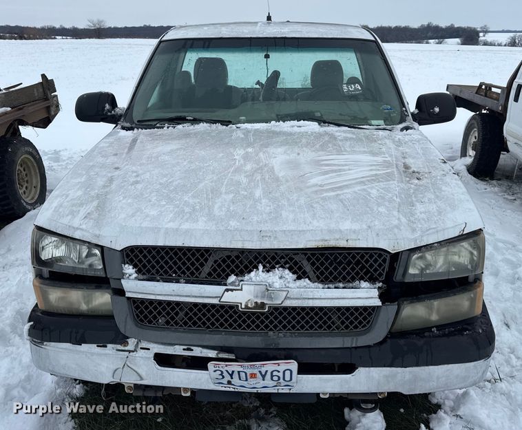 image for item EN0765 2003 Chevrolet Silverado 1500 pickup truck