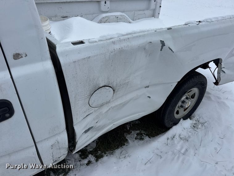 image for item EN0765 2003 Chevrolet Silverado 1500 pickup truck