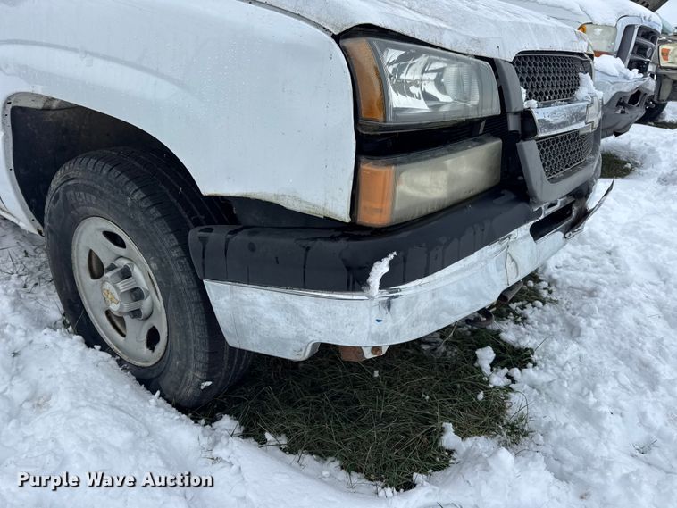 image for item EN0765 2003 Chevrolet Silverado 1500 pickup truck