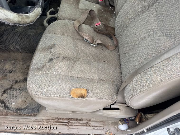 image for item EN0765 2003 Chevrolet Silverado 1500 pickup truck