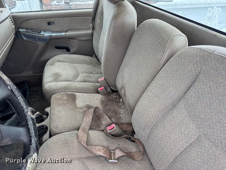 image for item EN0765 2003 Chevrolet Silverado 1500 pickup truck