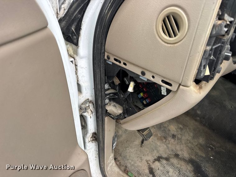 image for item EN0765 2003 Chevrolet Silverado 1500 pickup truck