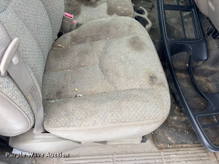 image for item EN0765 2003 Chevrolet Silverado 1500 pickup truck