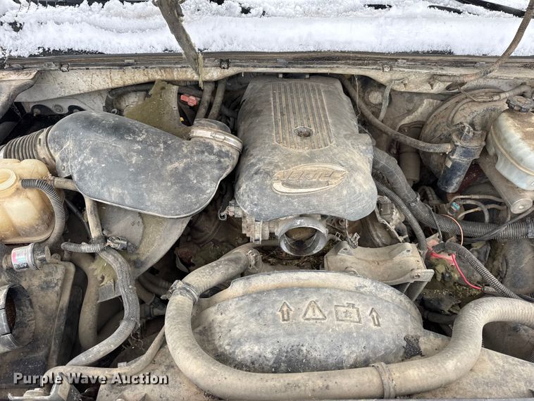 image for item EN0765 2003 Chevrolet Silverado 1500 pickup truck