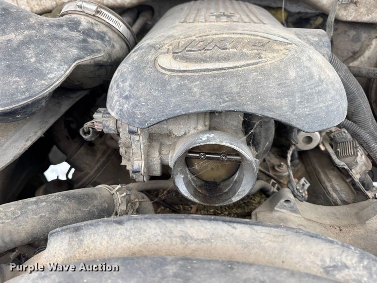 image for item EN0765 2003 Chevrolet Silverado 1500 pickup truck