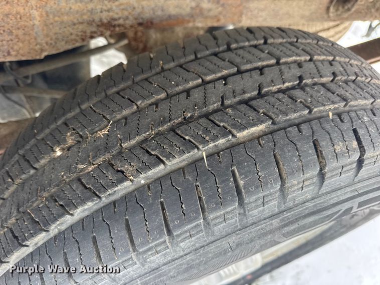 image for item EN0765 2003 Chevrolet Silverado 1500 pickup truck