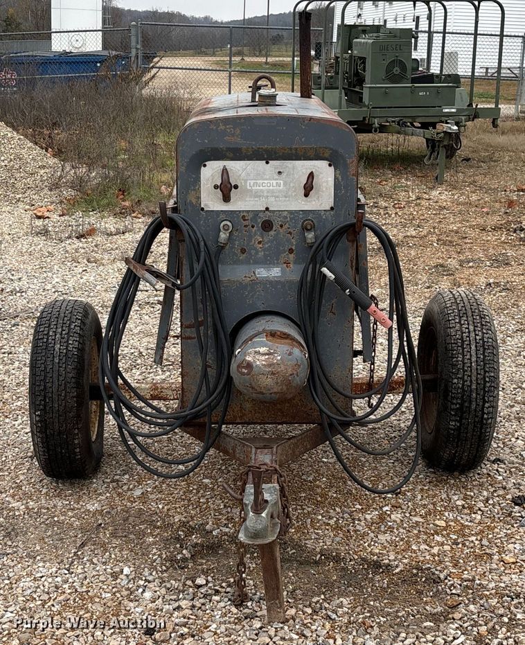 image for item EN5834 Lincoln SA200FT63 welder