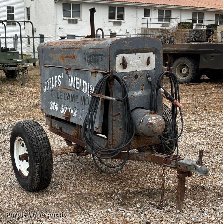 image for item EN5834 Lincoln SA200FT63 welder