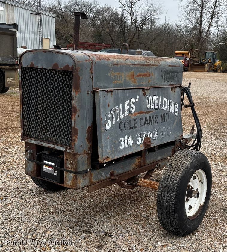 image for item EN5834 Lincoln SA200FT63 welder