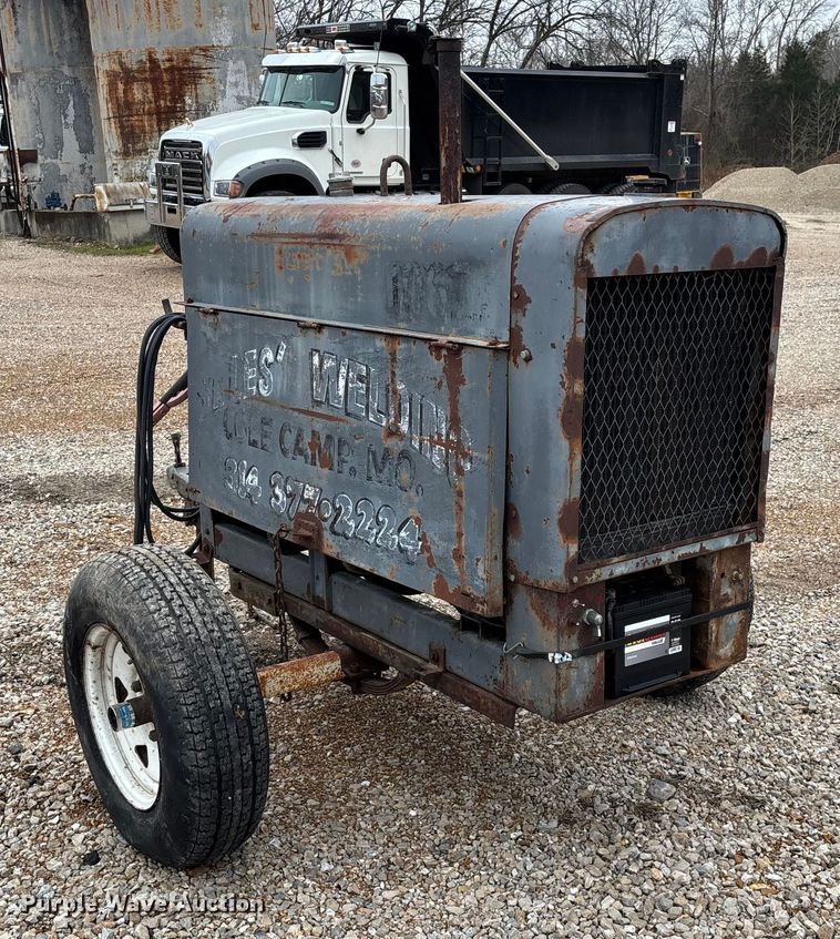 image for item EN5834 Lincoln SA200FT63 welder