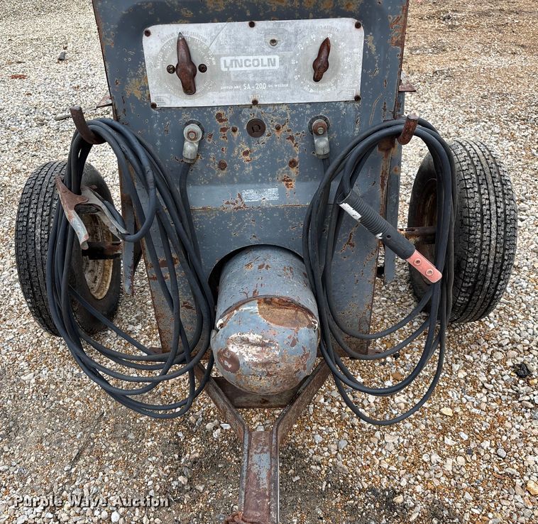 image for item EN5834 Lincoln SA200FT63 welder